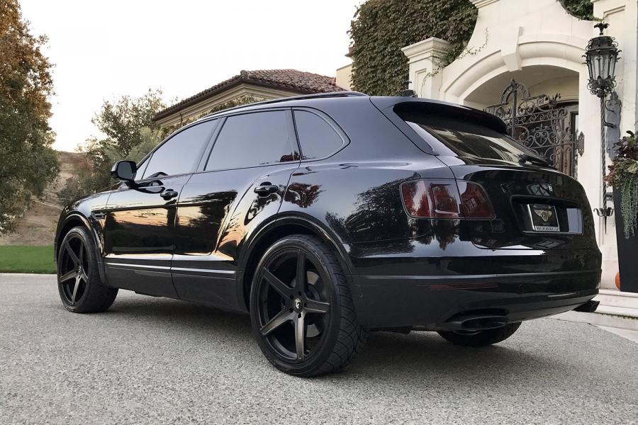  Bentley Bentayga on Forgiato Wheels (Aggio-ECL) 2016 года  (фото 2 из 3)